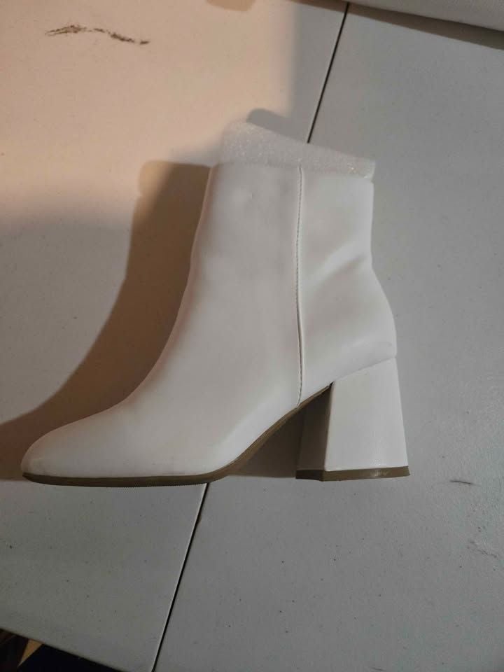 Rouge ankle high boots Sz 7.5 8