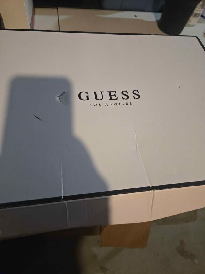 Sz 9 M Guess boots 2