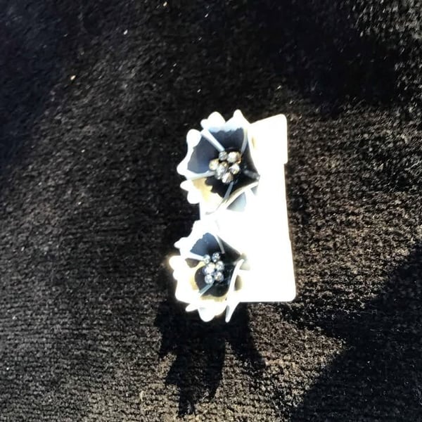Black and White Flower Stud Earrings with Rhinestones