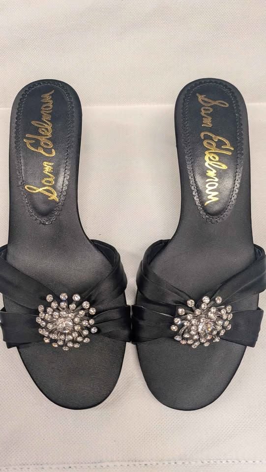 Sam Edelman Cindie Black Satin Rhinestone Brooch Kitten Heel Mules Slide Sandals. Sizes 6.5 & 7W 2