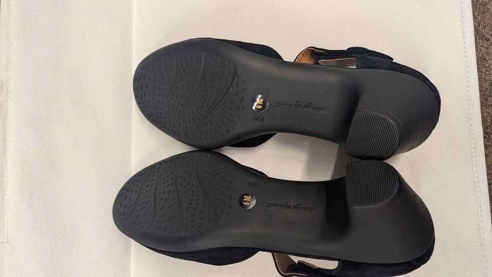 Easy Spirit Clarice Mary Jane Heels Black Suede Pumps NWOT Size 6 3