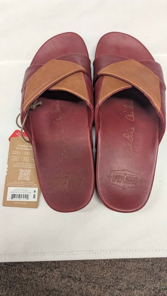 NEW OluKai Kipe’a ‘Olu Eddie Aikau Big Wave Invitational Leather Slides. NWT. 6