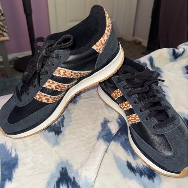 New! Adidas W8
