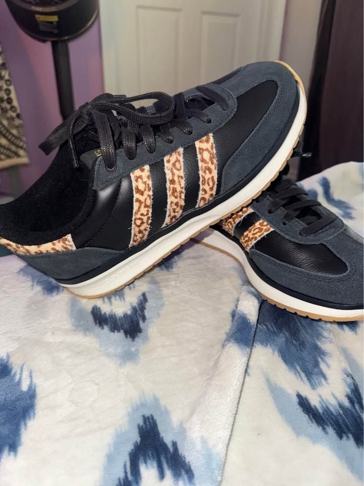 New! Adidas W8 3