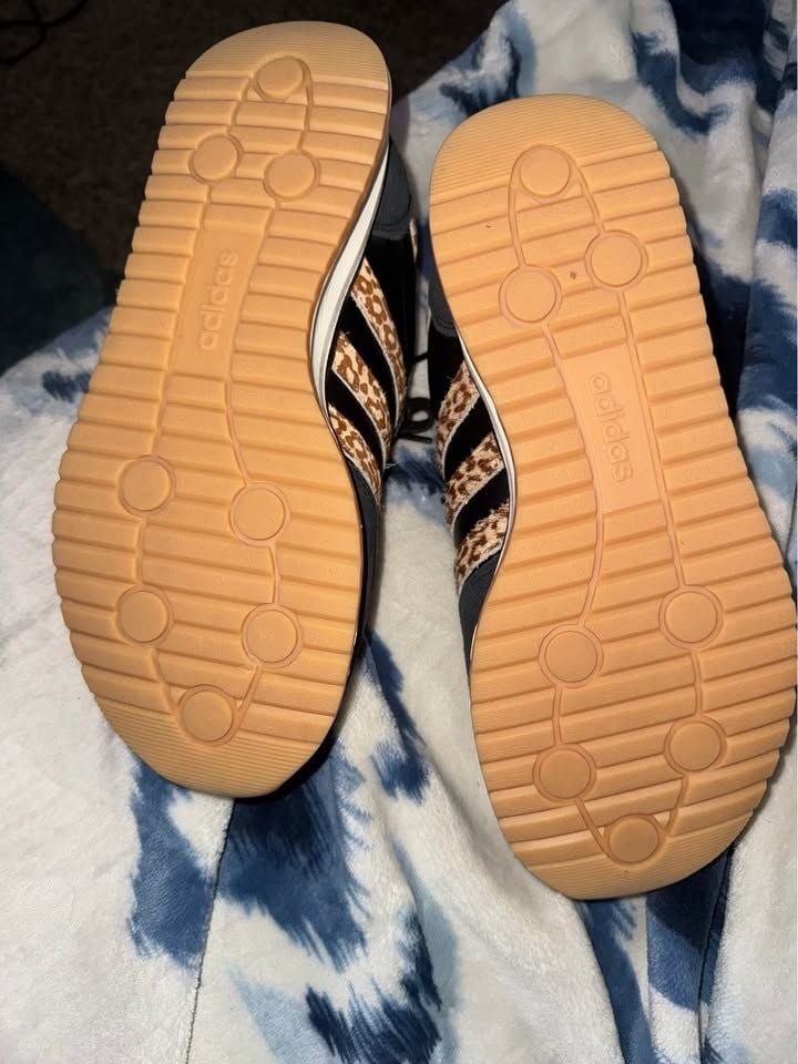 New! Adidas W8 7