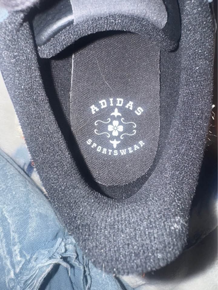 New! Adidas W8 8