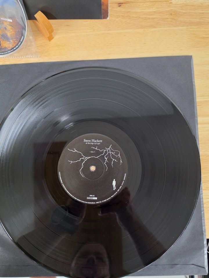Steve Hackett – At the Edge of Light – 2LP + CD Vinyl Set 6
