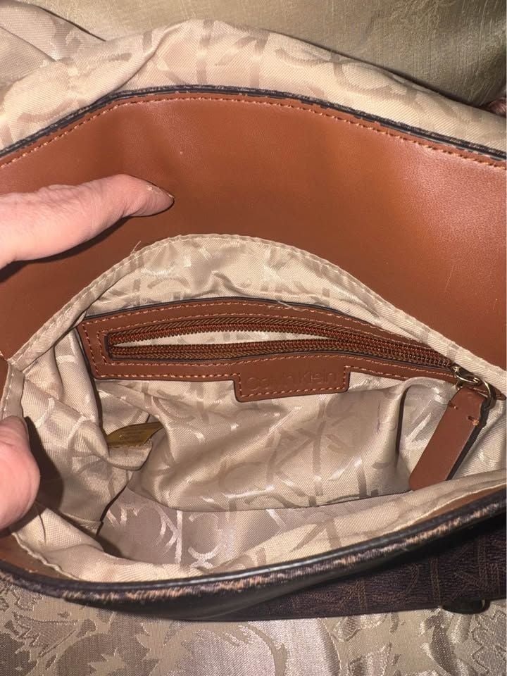 Calvin Klein Signature Monogram Shoulder Bag ā Brown & Tan ā Gold Hardware 3