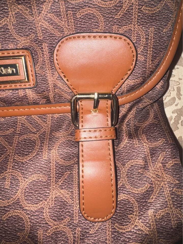 Calvin Klein Signature Monogram Shoulder Bag ā Brown & Tan ā Gold Hardware 4